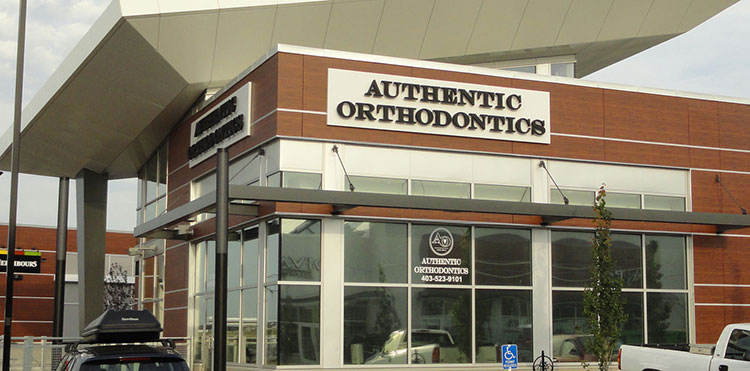 Orthodontics Clinic Metal Cladding